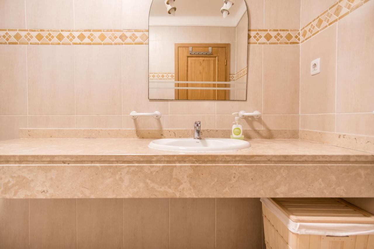 Encosta Da Marina Family Apartment Portimao Exterior photo
